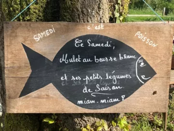 🎣LE SAMEDI C'EST... POISSON !!!🎣

Ça y est ! On y est ! La poisson de Loire au beurre blanc est de retour à La Tindière !! 

Chaque samedi La...