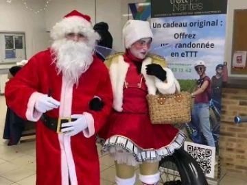 Fini les rênes, aujourd hui le pere noel livre en trottinettes... 
Et s il vous manque un cadeau dans la hotte, offrez une randonnee en trottinette...