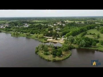 une belle 1ere saison qui s achève à Bout de Bois avec #canalkayak44 #laguinguettedesjanettes nous vous donnons rdv au printemps 2024 et en...